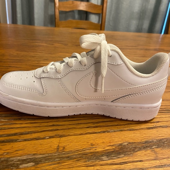 Brand New,Never Worn, Nike,Size 3.5,White Sneakers - Picture 9 of 9